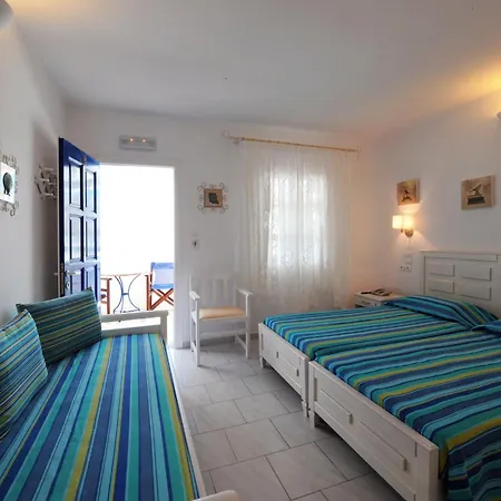 Vardia Bay Karavostasis (Folegandros)