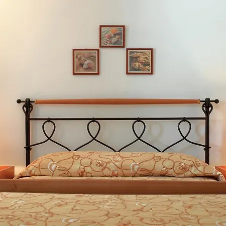 Vardia Bay 3* Karavostasis (Folegandros)