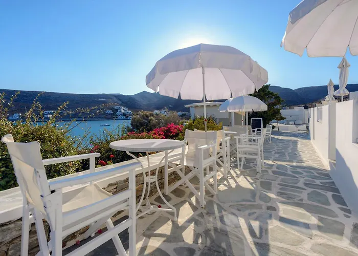 Vardia Bay 3* Karavostasis (Folegandros)