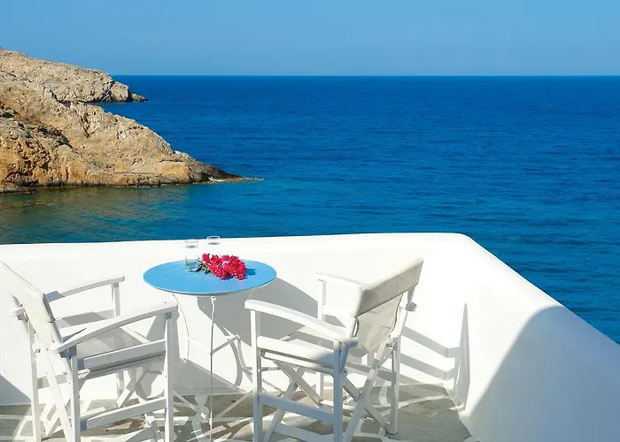 Vardia Bay 3* Karavostasis (Folegandros)