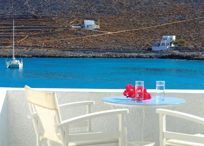Vardia Bay Karavostasis (Folegandros)