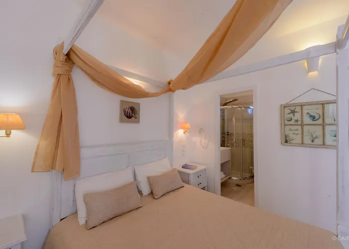 Aparthotel Vardia Bay 3*