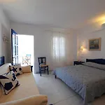 Lägenhetshotell Vardia Bay Karavostasis (Folegandros)