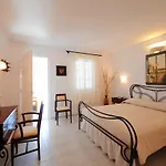 Vardia Bay