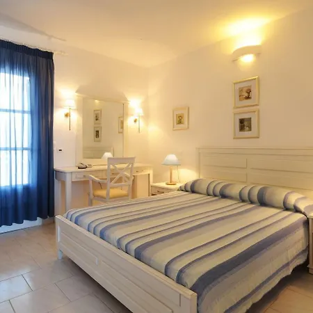 Vardia Bay Aparthotel Karavostasis (Folegandros)