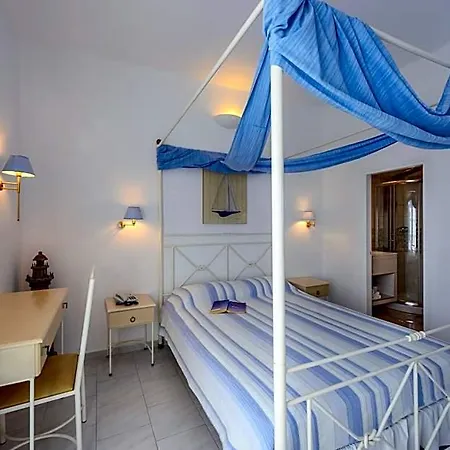 Vardia Bay 3* Karavostasis (Folegandros)