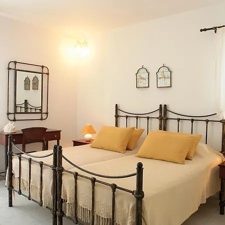 Vardia Bay Lägenhetshotell Karavostasis (Folegandros)