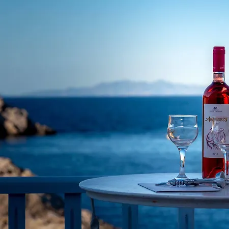 Vardia Bay Karavostasis (Folegandros)