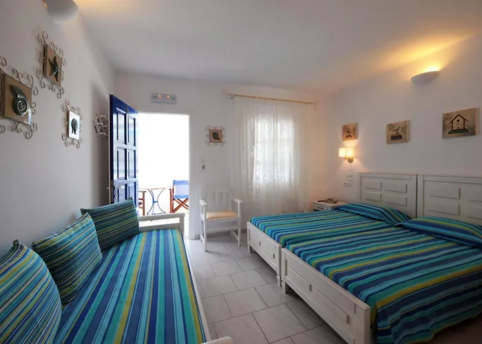 Vardia Bay Karavostasis (Folegandros)