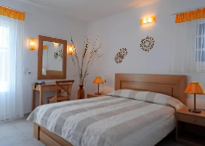 Vardia Bay 3* Karavostasis (Folegandros)