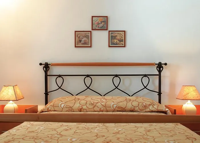 Vardia Bay 3* Karavostasis (Folegandros)