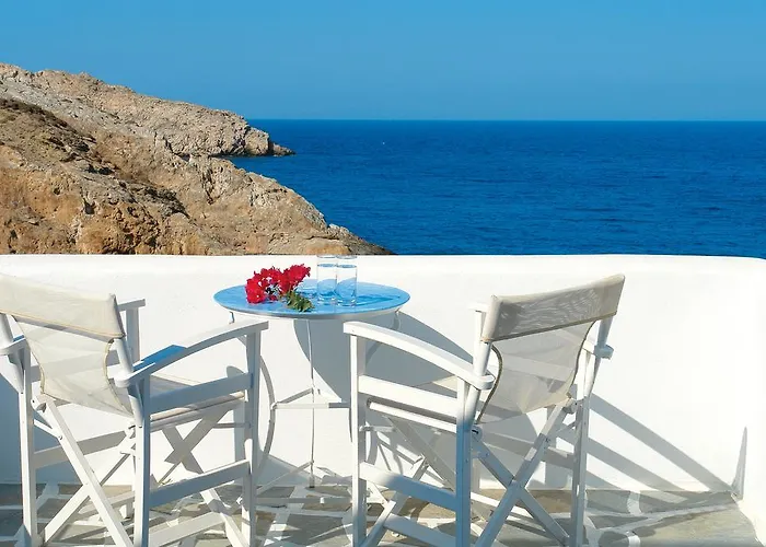 Vardia Bay 3* Karavostasis (Folegandros)