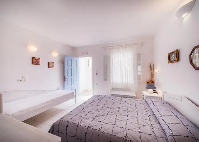 Ξενοδοχείο με διαμερίσματα Vardia Bay